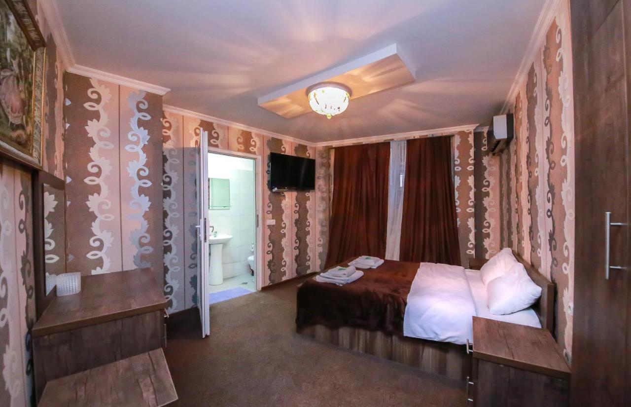 Royal Hotel Τυφλίδα Εξωτερικό φωτογραφία