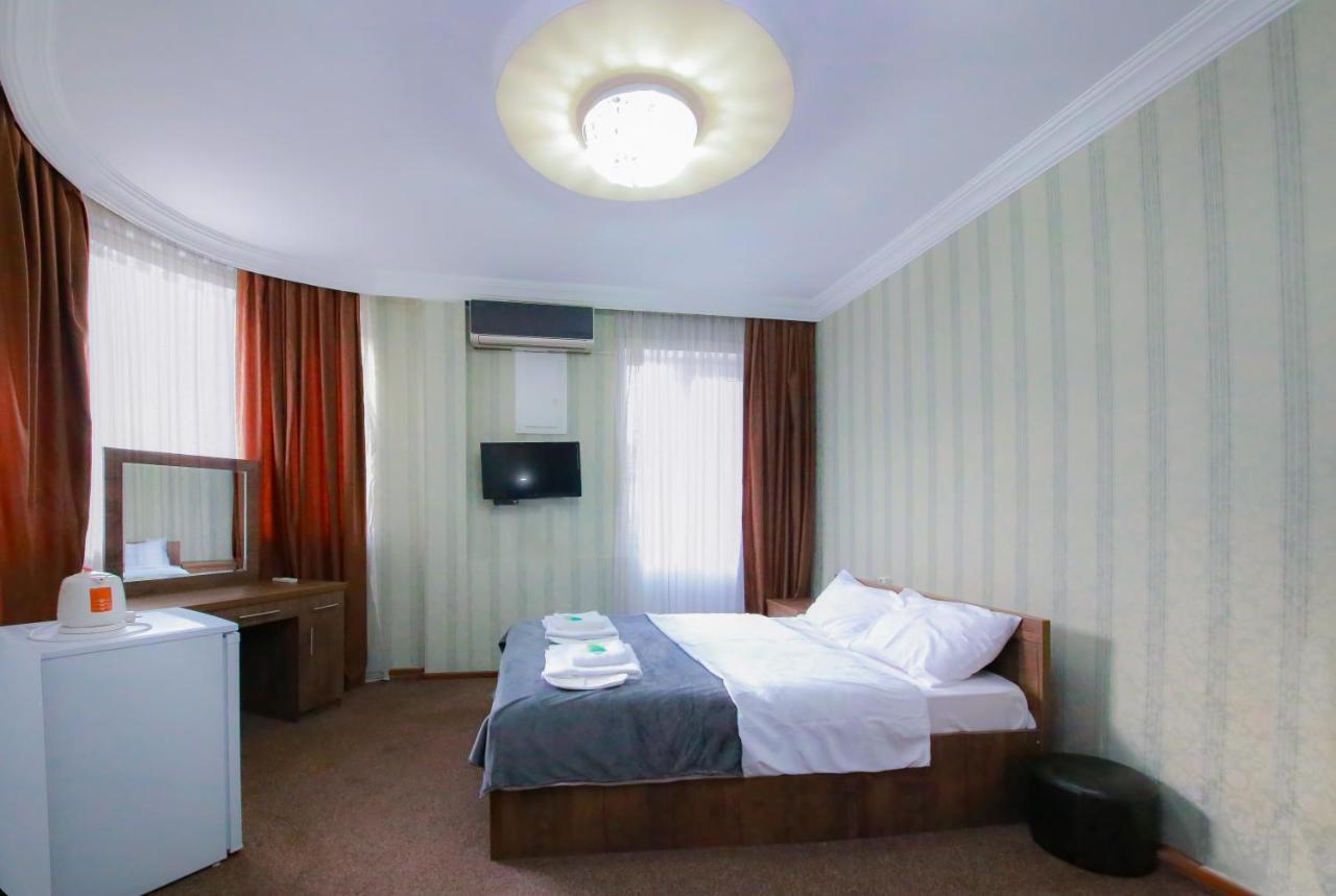 Royal Hotel Τυφλίδα Εξωτερικό φωτογραφία